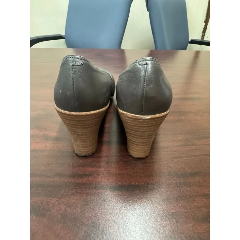 Crocs Brown Heeled Wedge A-Leigh Closed Toe Slip On Shoes Size 7.5
